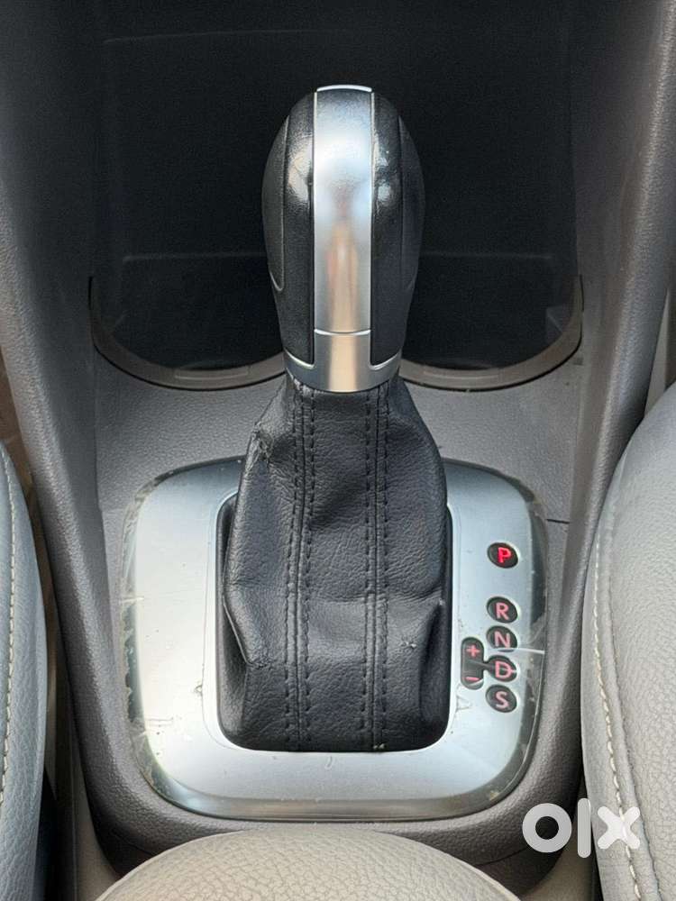 Volkswagen Vento 2010-2013 Petrol Highline, 2011, Petrol