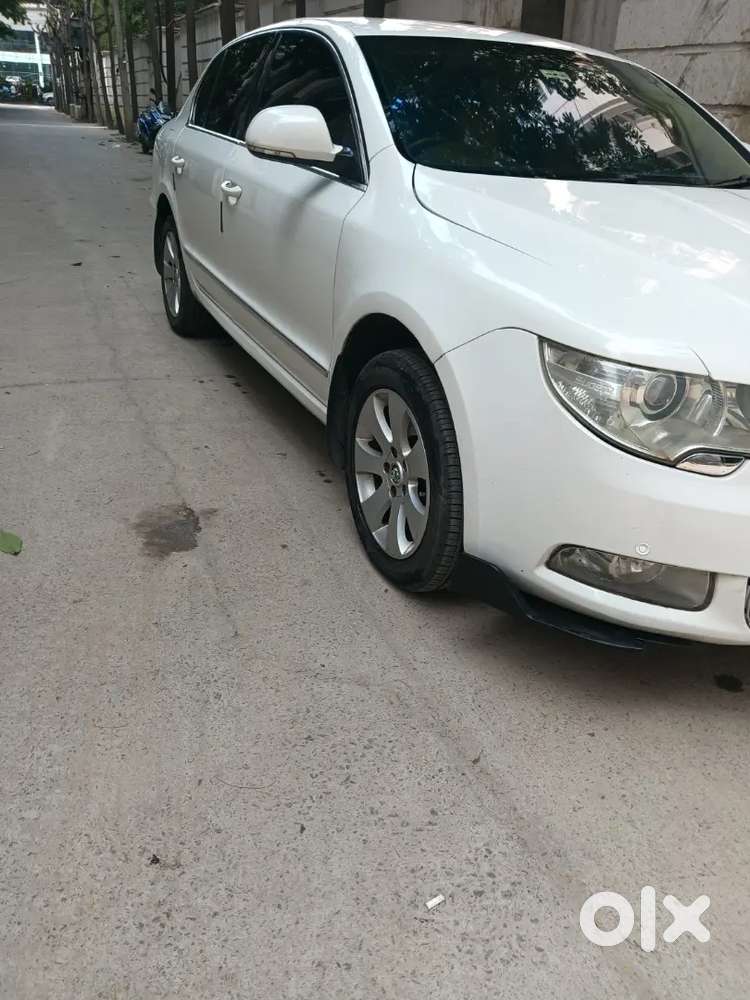 Skoda Superb Elegance 2012