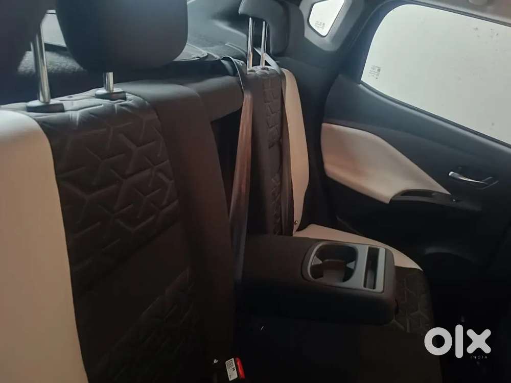 Nissan Magnite Tekna 2025 Petrol Automatic