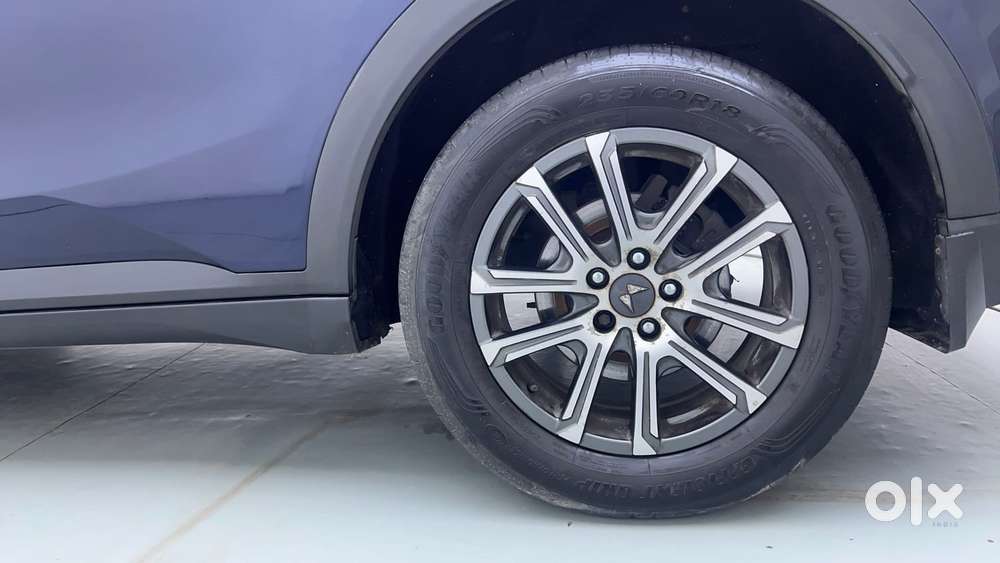 Mahindra Xuv700 2.0 Ax 7 Petrol At Luxury Pack Str, 2021, Petrol