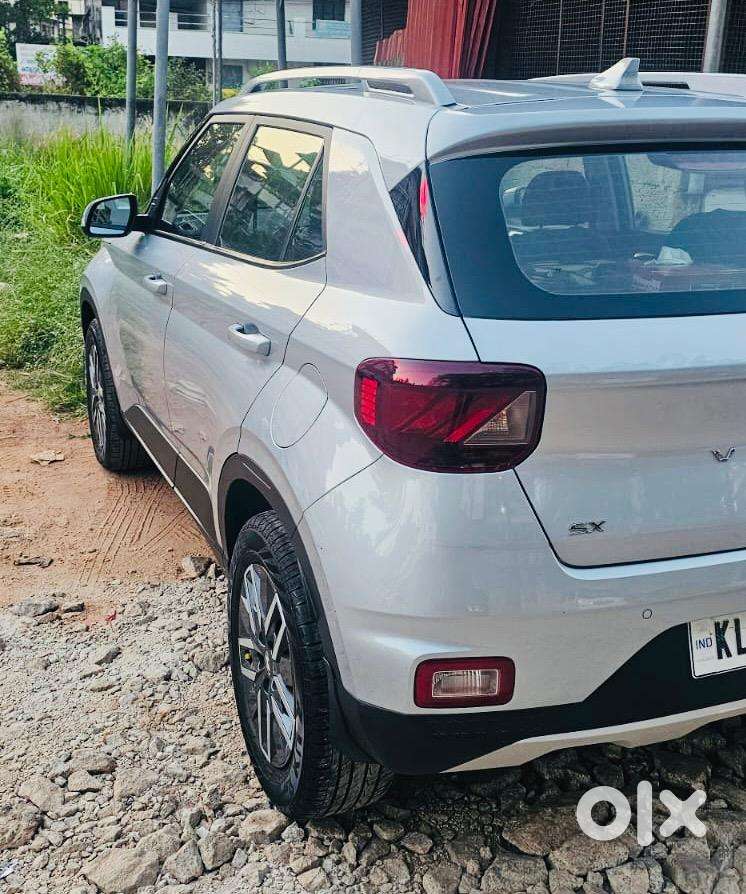 2022 Hyundai Venue Sx Diesel  Sunrooffull Insurance Till 2027
