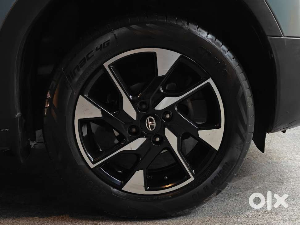 Tata Punch 1.2 Revotron Creative Amt Dual Tone, 2022, Petrol