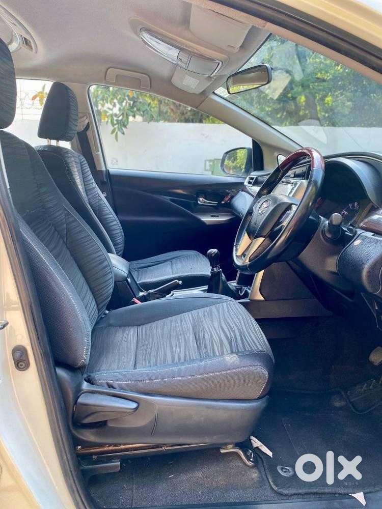 Toyota Innova Crysta 2.4 V 8 Str, 2017, Diesel