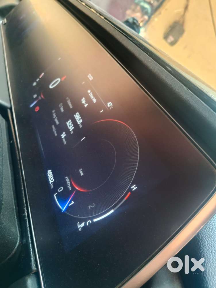 Mahindra Xuv700 2.0 Ax 5 Petrol Mt Str, 2022, Petrol