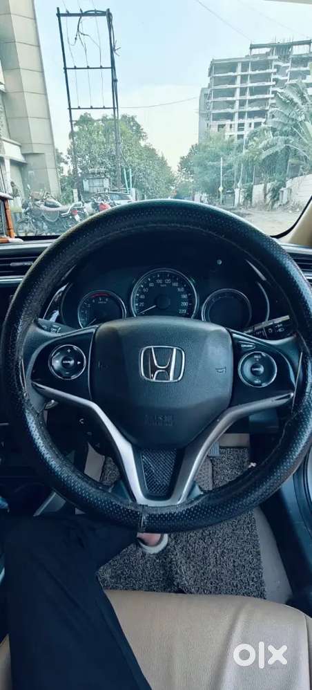 Honda City 2019 ,  Variant, First Owner, Lunar Silver Metallic Color.