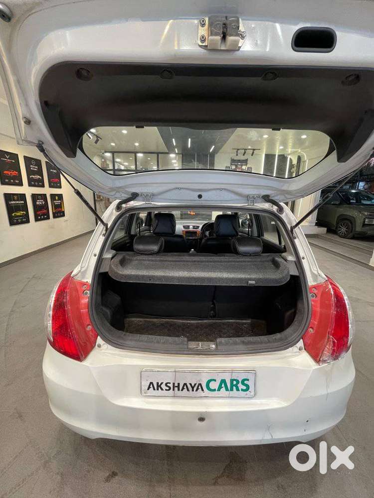 Maruti Suzuki Swift Vxi Abs Bsiv, 2016, Petrol