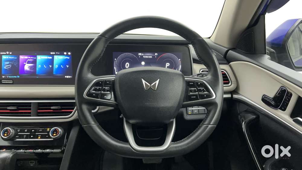 Mahindra Xuv700 2.0 Ax 7 Petrol At Str, 2023, Petrol