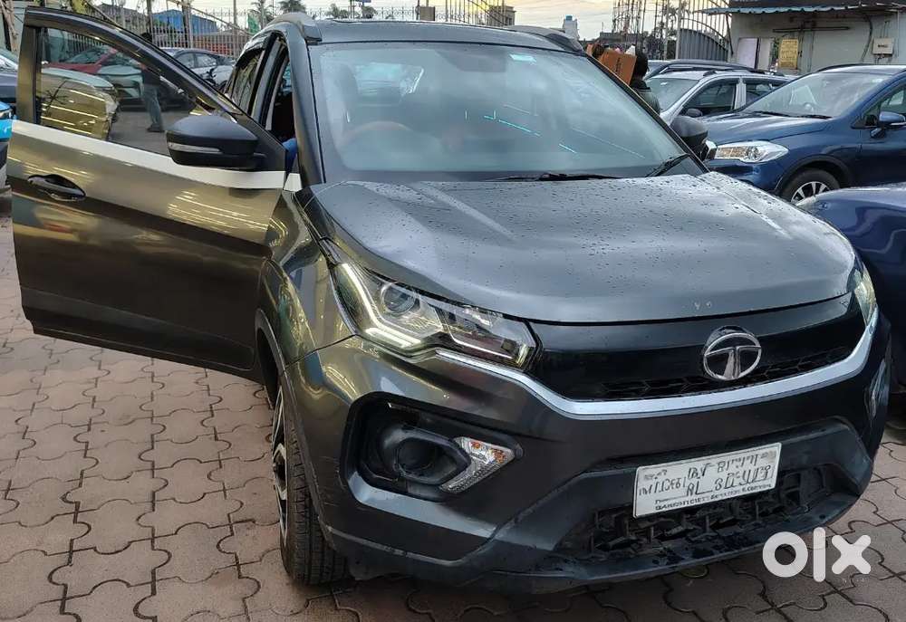 Tata Nexon Xm Plus (s)2022 Model Petrol With Sunroof