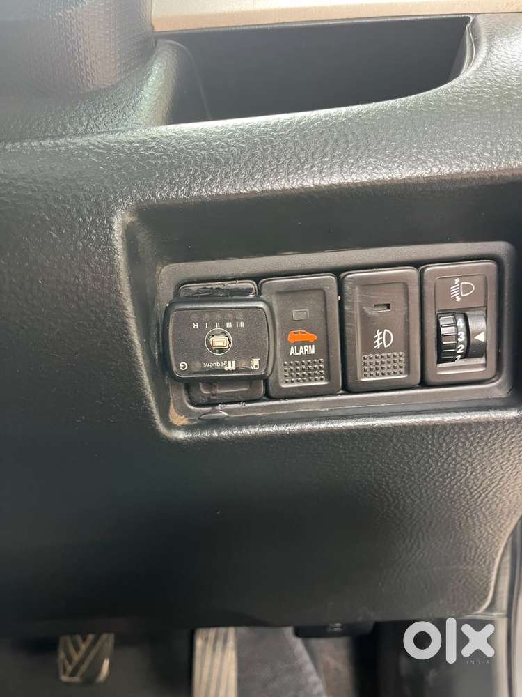 Maruti Suzuki Swift 1.2 Vxi (o), 2017, Cng & Hybrids