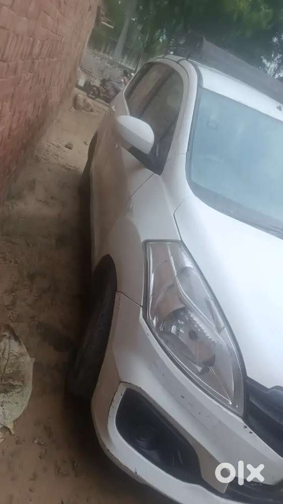 Maruti Suzuki Ertiga 1.5 Lxi 2017