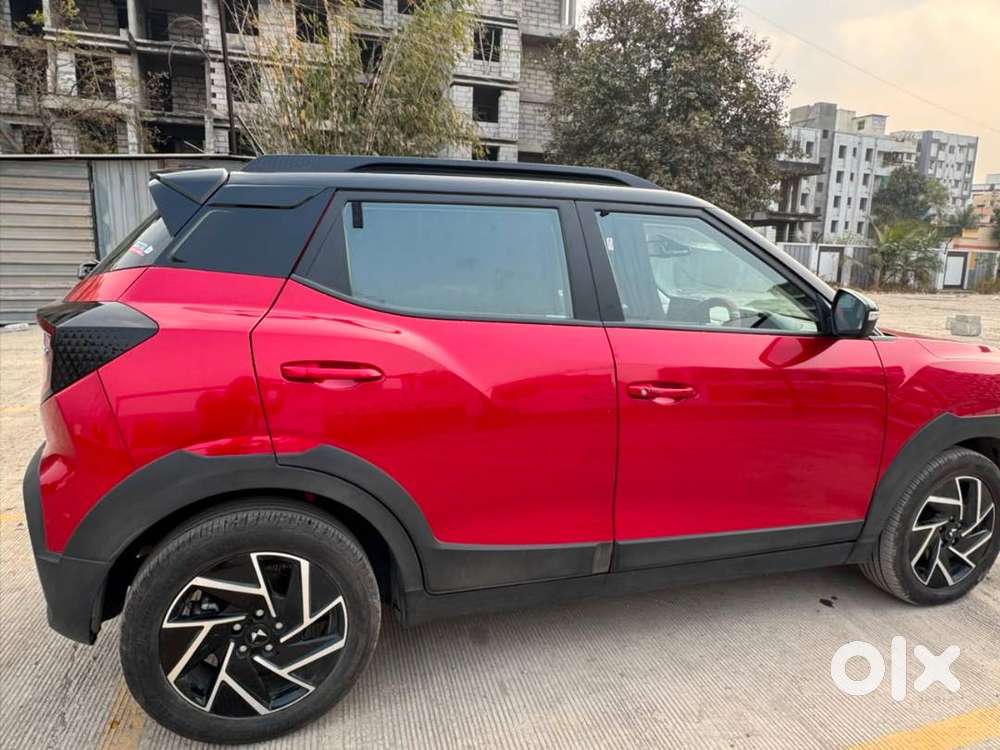 For Sale: Mahindra Xuv3xo Ax7 Diesel Mt (dual Tone)