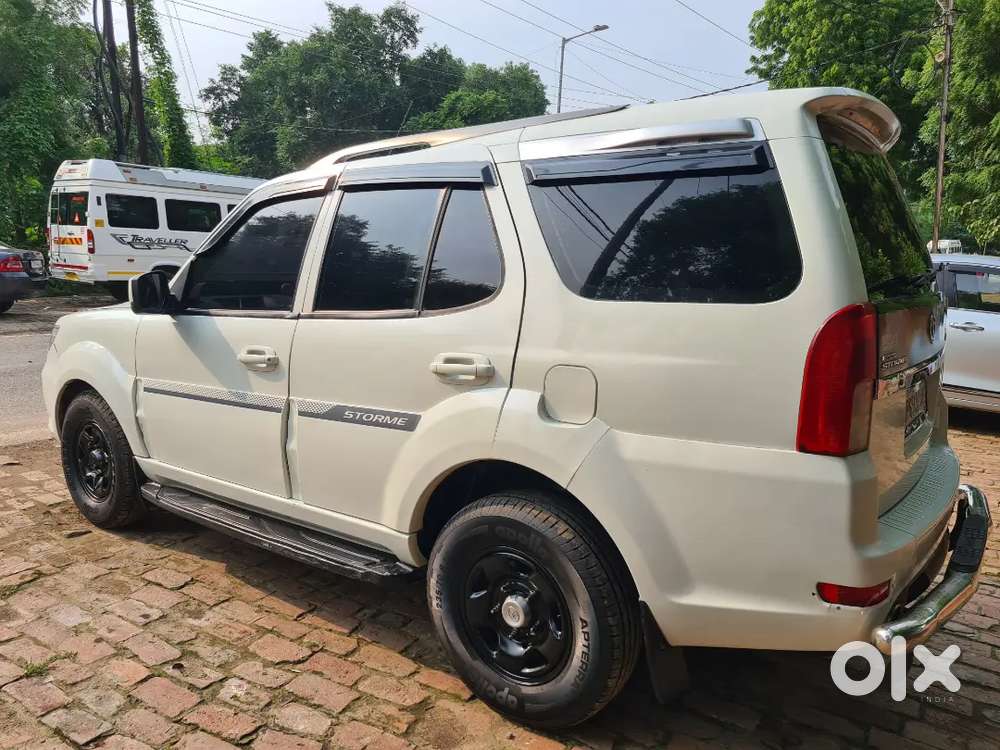 Tata Safari Storme 2015 Diesel Well Maintained