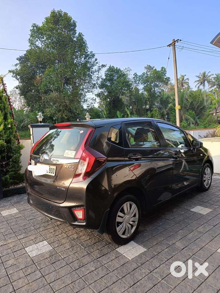 Honda Jazz Sv Petrol 2017  62km  New Battery And Tyres