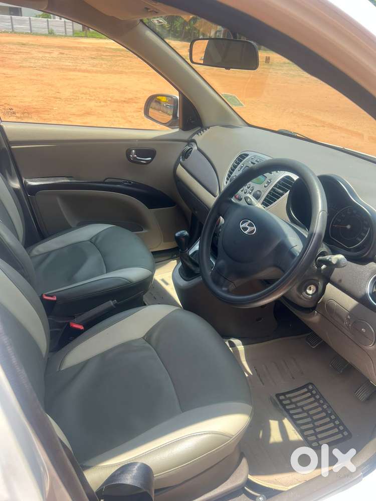 Hyundai I10 Sportz, 2014, Petrol