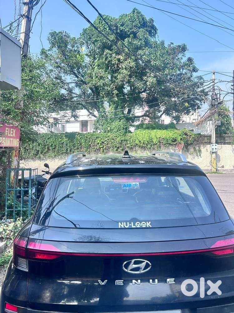Hyundai Venue Petrol Manual 2023