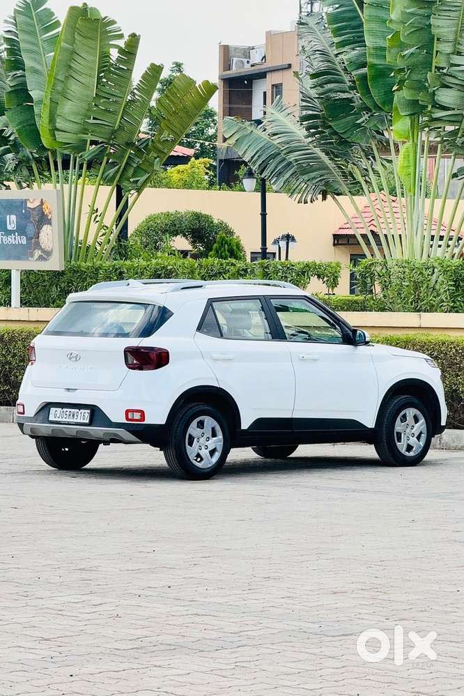 Hyundai Venue 1.2 S (o), 2021, Petrol