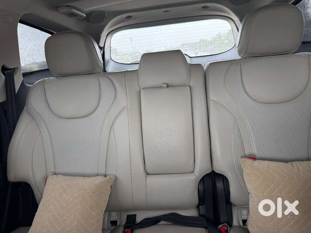 Mahindra Xuv700 2024 Diesel 15900 Km Driven