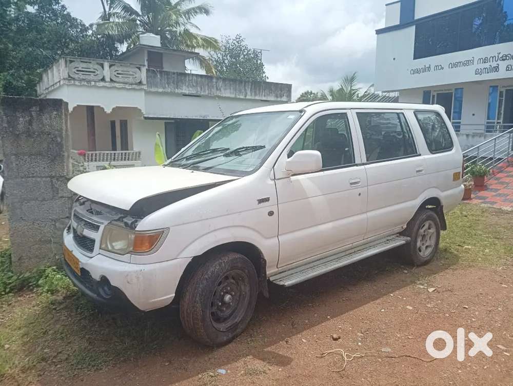 Chevrolet Tavera Neo Ls 10-seater 2013