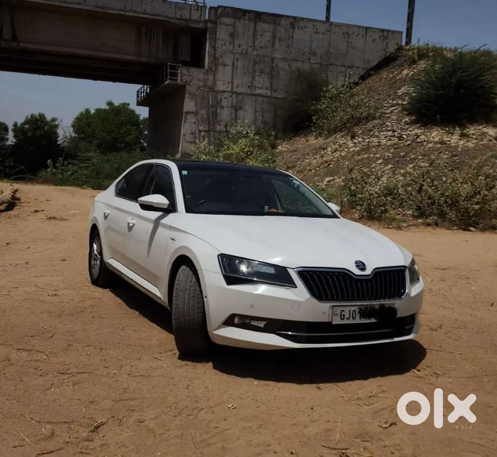 Skoda Superb 2017 Petrol Car