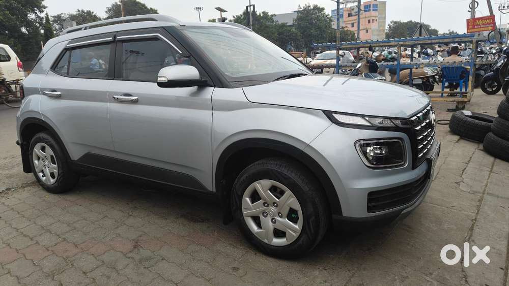 Hyundai Venue S Plus Mt 1.2 Kappa, 2023, Petrol