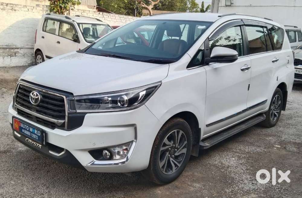 Toyota Innova Crysta 2.4 V 8 Str, 2023, Diesel