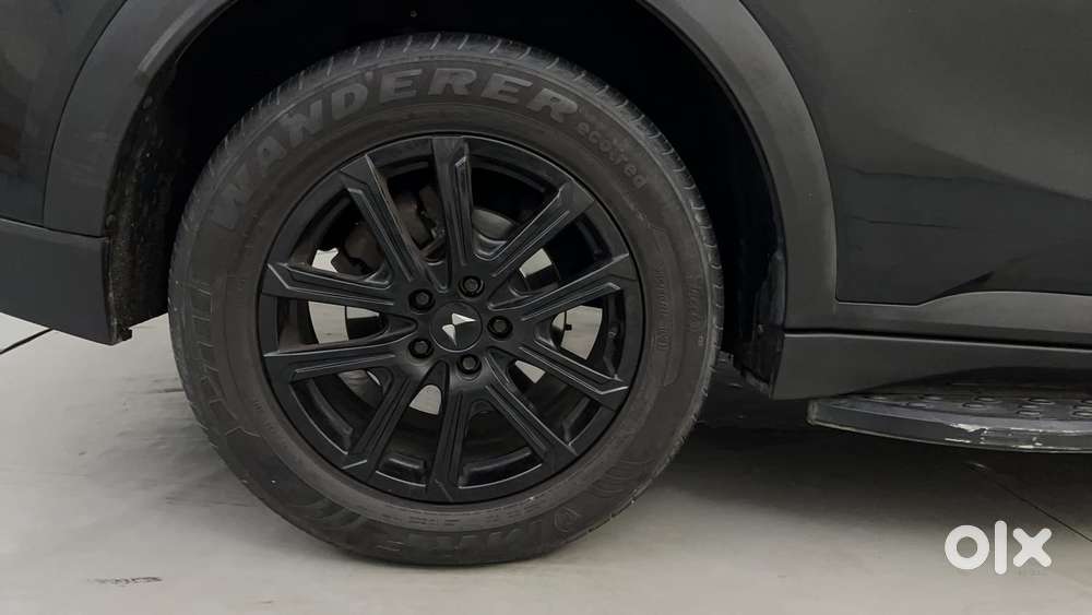 Mahindra Xuv700 Ax7l 6 Str At, 2024, Petrol