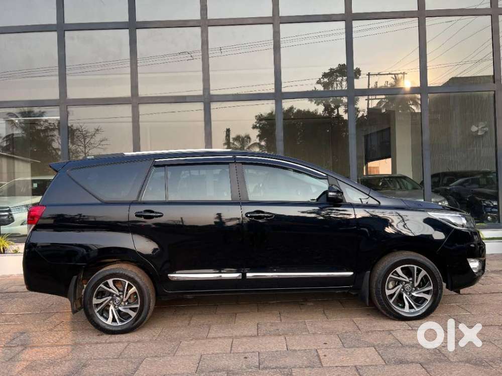 Toyota Innova Crysta 2.4 G Mt, 2025, Diesel