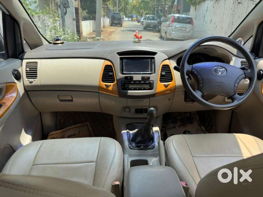 Toyota Innova 2.5 V 7 Str, 2010, Diesel