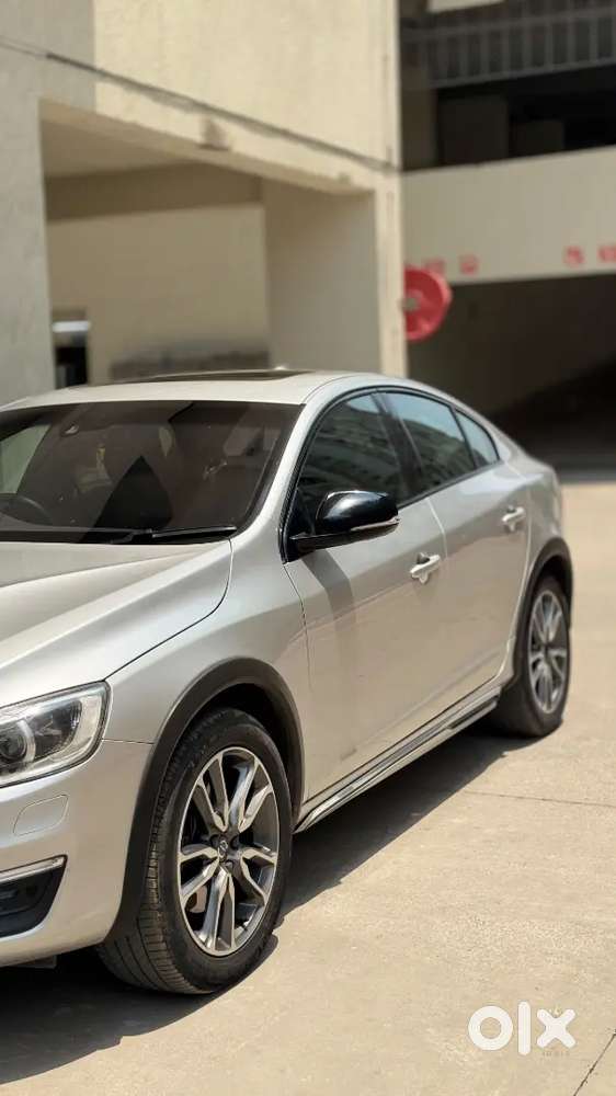 Volvo S60 Cross Country 2018 Diesel Well Maintained
