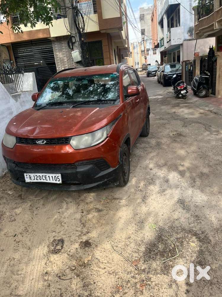 Mahindra Kuv 100