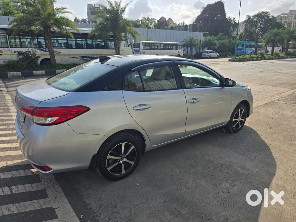 Toyota Yaris V Cvt, 2019, Petrol