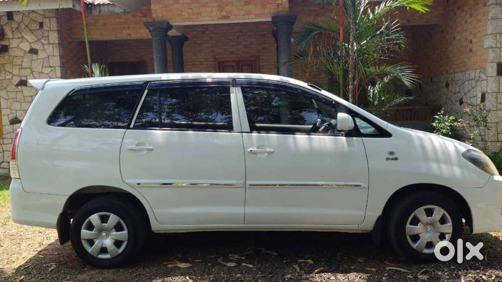 Toyota Innova Diesel 2011