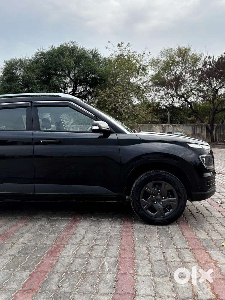 Hyundai Venue S 1.2 Petrol, 2025, Cng & Hybrids