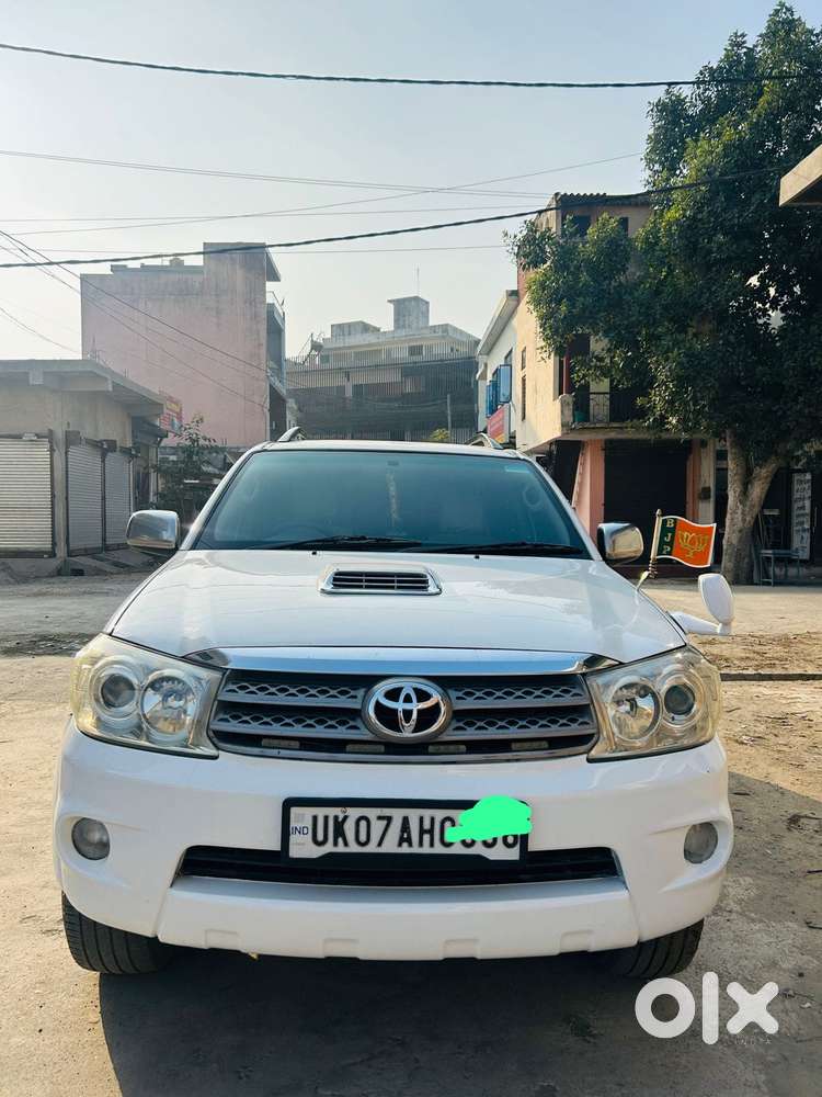 Toyota Fortuner 3.0 4x4 Anniversary Edition Mt, 2011, Diesel