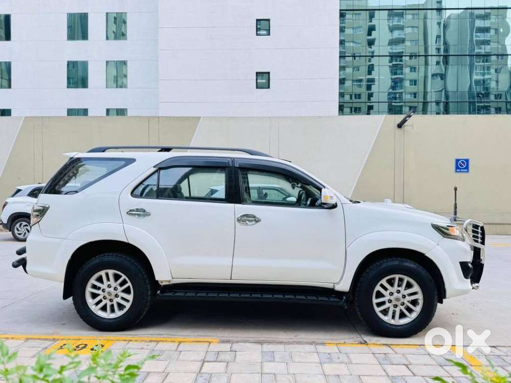Toyota Fortuner 4x2 Manual, 2013, Diesel