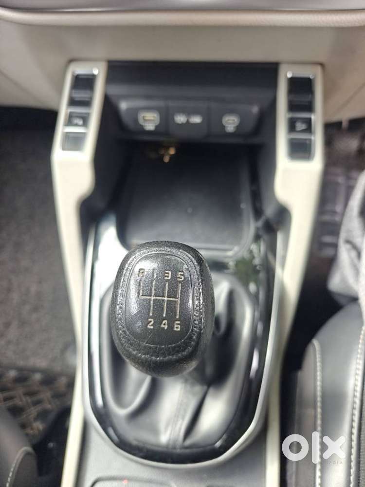 Kia Carens 1.4 Prestige Plus Turbo 7 Str, 2022, Petrol