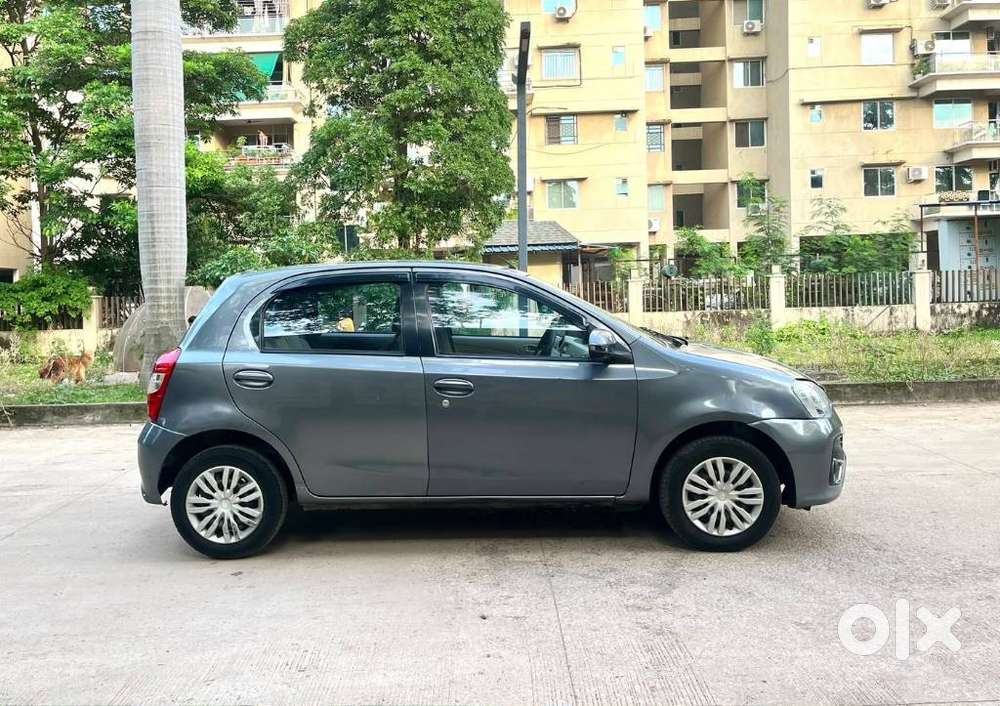 Toyota Etios Liva V Limited, 2017, Petrol