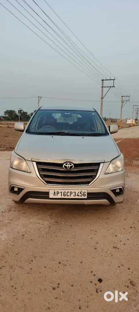 Toyota Innova 2014