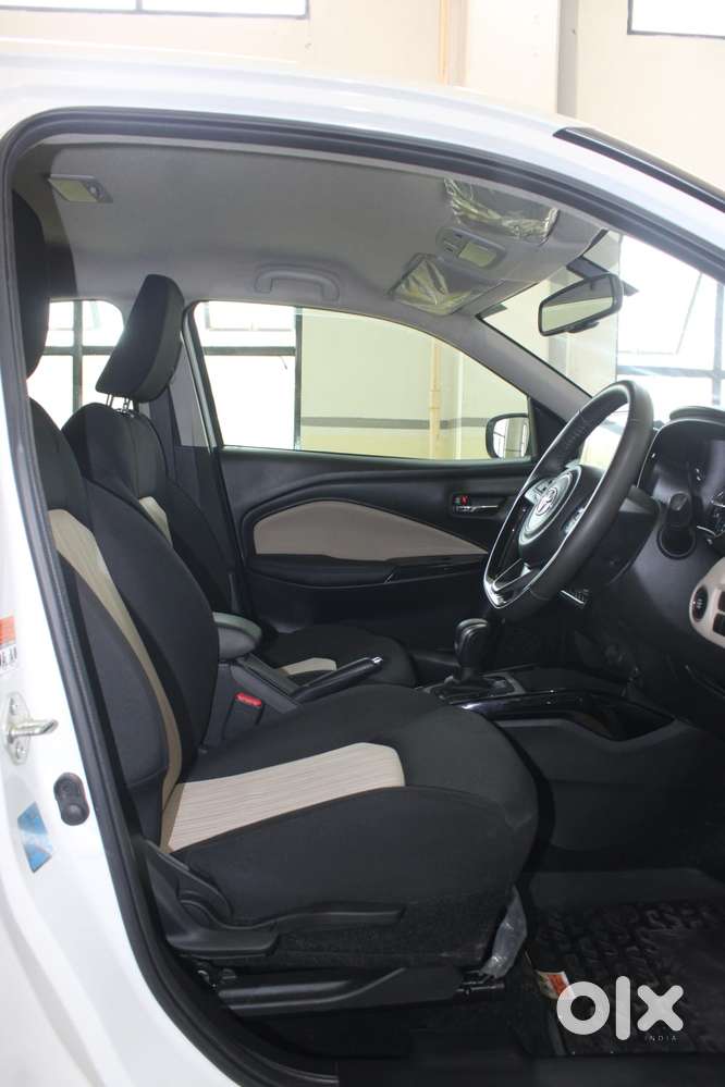 Toyota Glanza 1.2 V Amt, 2025, Petrol