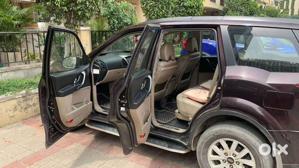 016 Mahindra Xuv500 W10 At Diesel  Purple Colour  1st Owner  60,000