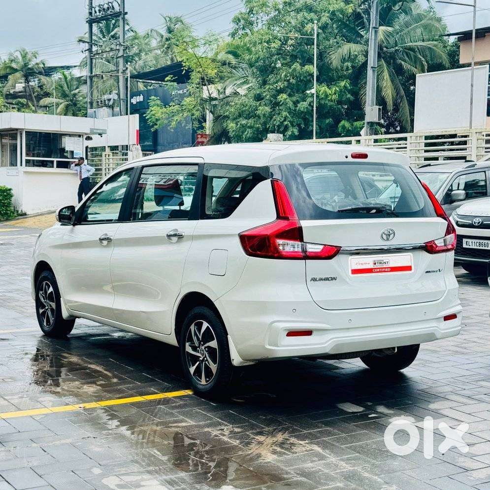 Toyota Rumion V Mt, 2024, Petrol