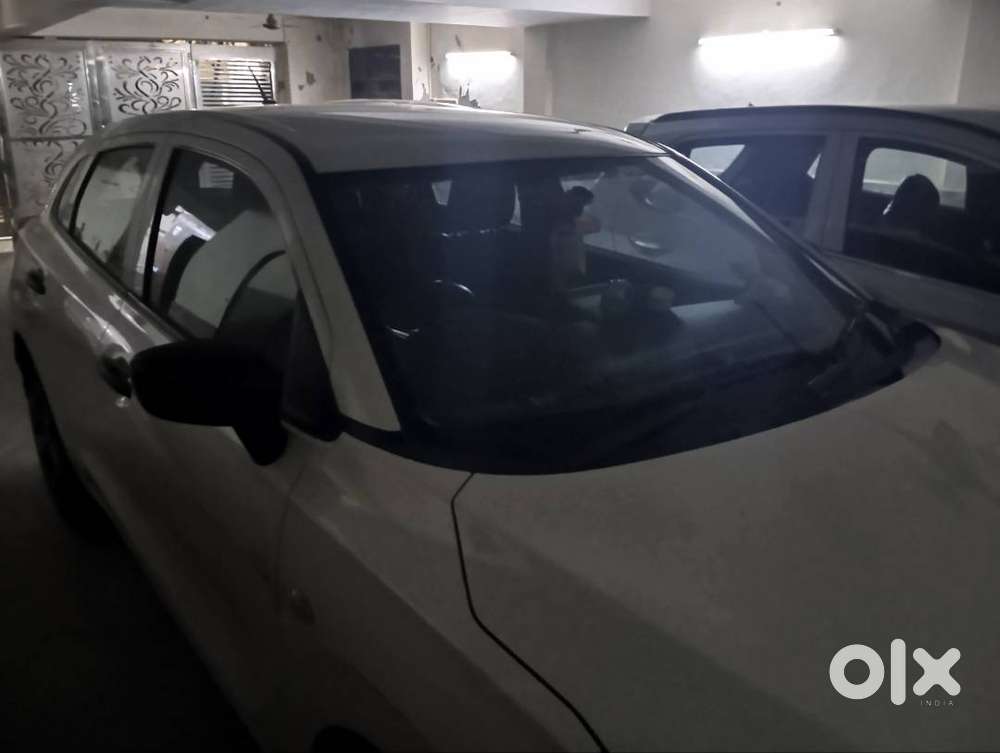 Baleno White 2023 Sigma