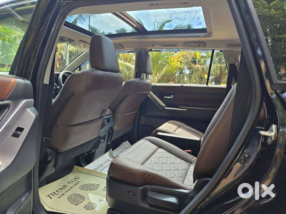 Toyota Innova Hycross 2.0 Zx (o) Hybrid 7 Str, 2025, Petrol