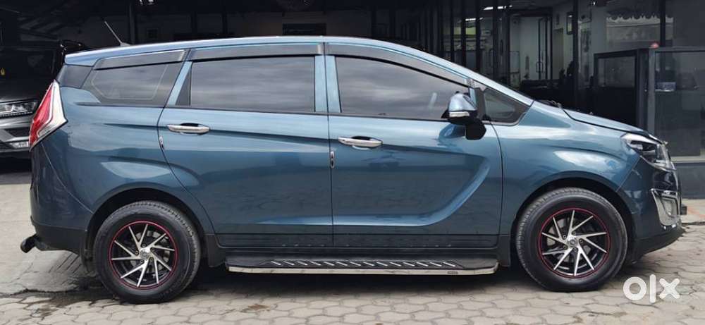 Mahindra Marazzo M4, 2019, Diesel