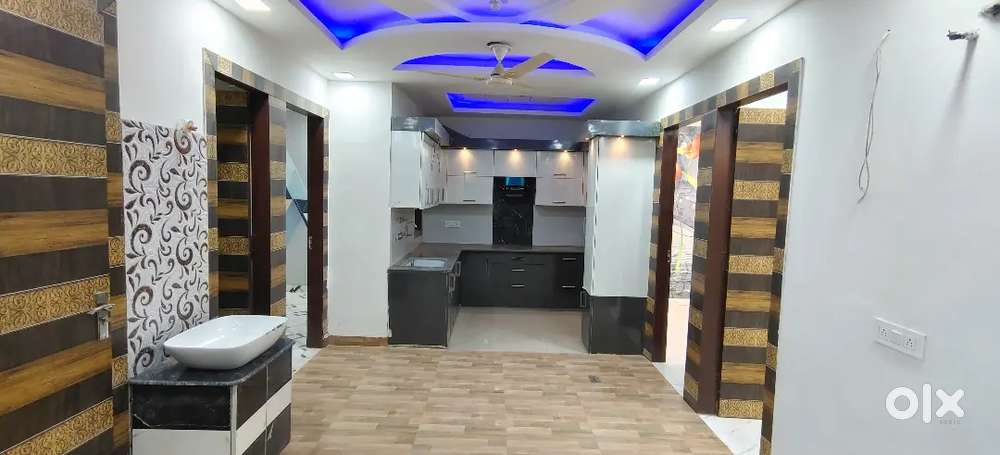 BHK Semi Furnished Flat in 100 Yard with Lift, Car Parking