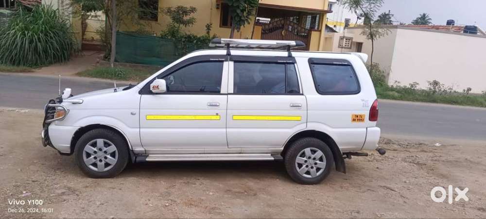 2015 Model Tavera Good Condition 1st Owner