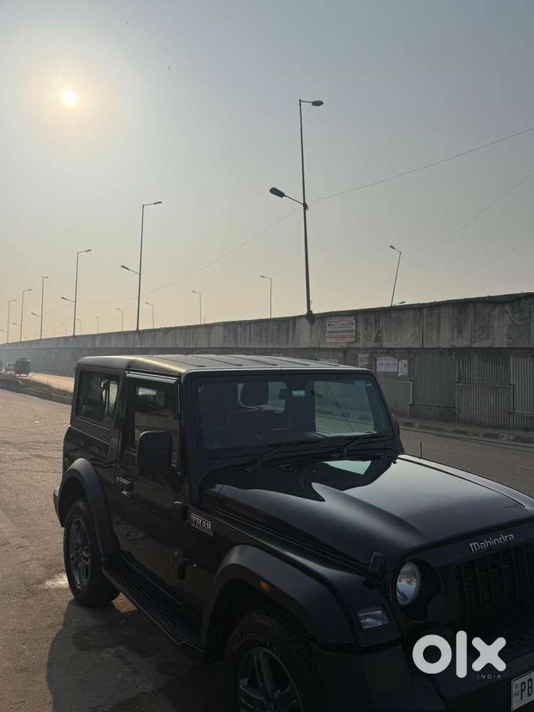 Mahindra Petrol 2023 Car