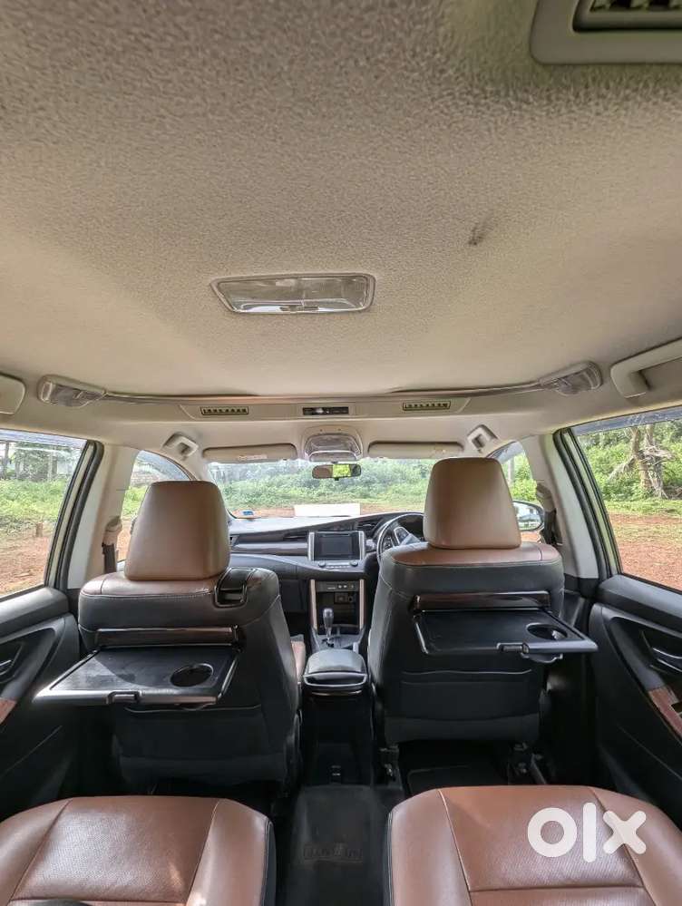 Toyota Innova Crysta 2.4z Automatic 2020 Deisel