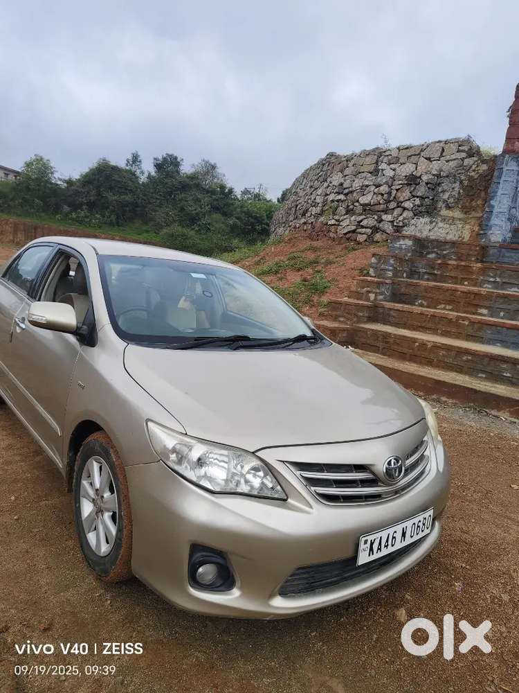 Toyota Corolla Altis 2011 Second Owner