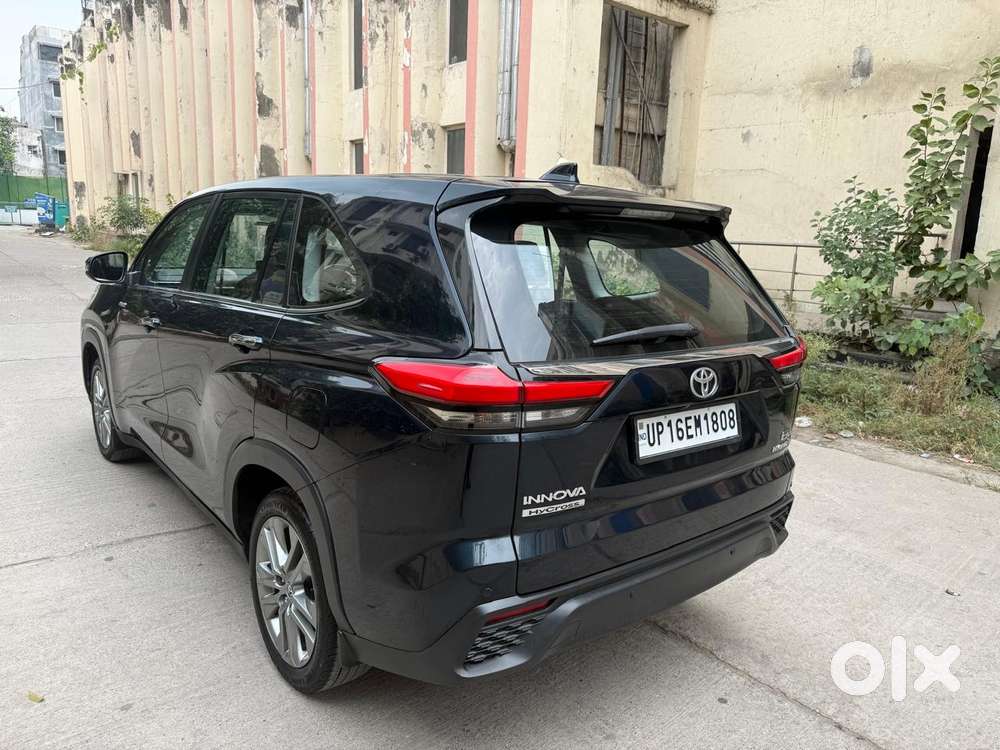 Toyota Innova Hycross 2.0 Zx Hybrid 7 Str, 2025, Petrol